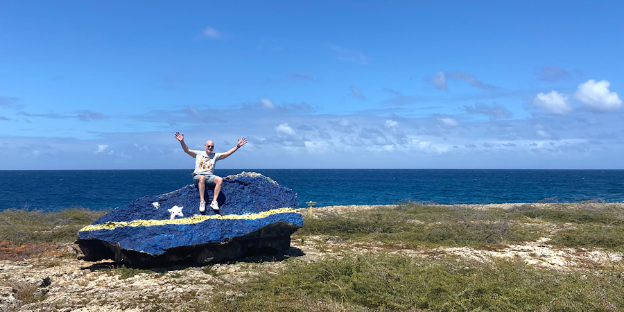 Bovenop de vlag van Curacao