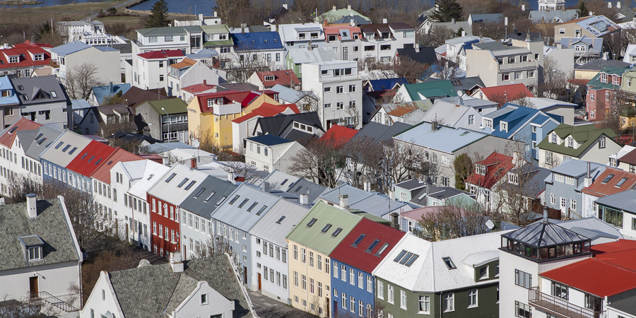 Kleurrijke huizen in Reykjavik