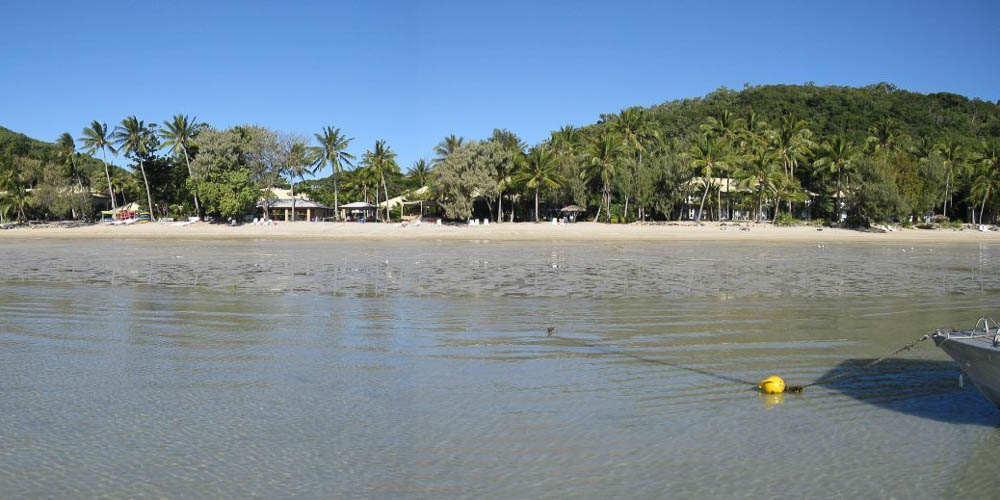 Mooi wit strand op de Whitsundays in Australië