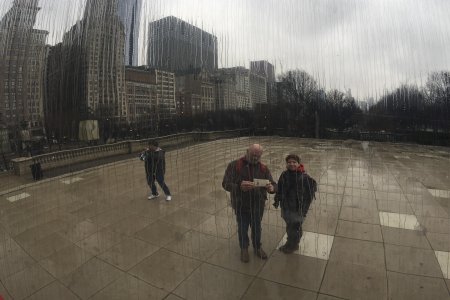 Een selfie in de spiegeling van The Cloud Gate