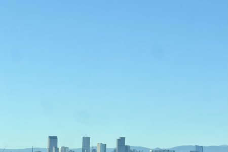 Downtown Denver vanaf de snelweg rond de stad