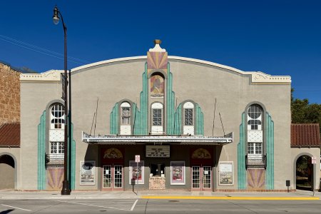 Elke Main Street heeft een bioscoop, dit is in Hot Springs