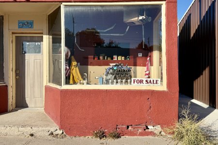 Er staat blijkbaar een motor blok te koop