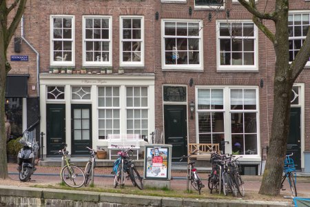 Echt alles is scheef aan de meeste grachtenpanden