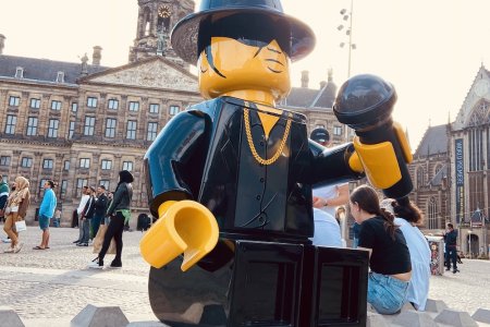 Lego Hazes op de Dam, 2 dagen later was ie al stuk gemaakt