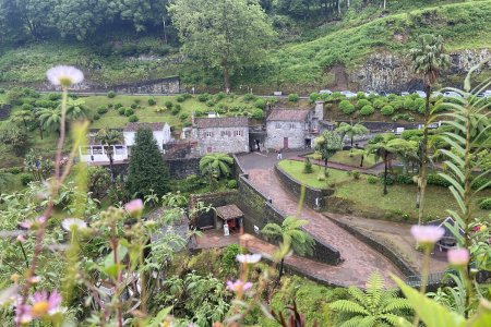 Het schattige valleitje Ribeira dos Caldeiros