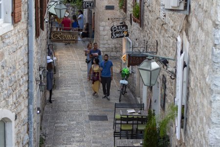 Leuk smalle straatjes in old town Budva