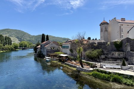 Het oude deel van Trebinje aan de Trebišnjica rivier