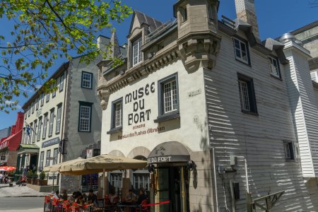 Nog zo&#039;n leuk Frans aandoend pleintje, Upper Town