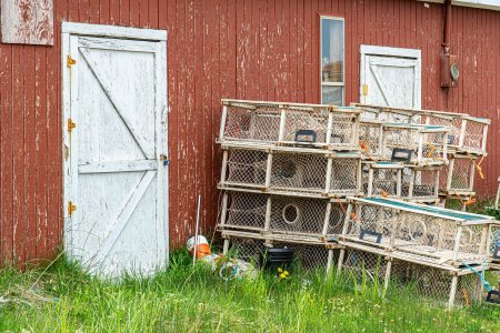 Overal in Nova Scotia aan de kust liggen deze kreeften netten