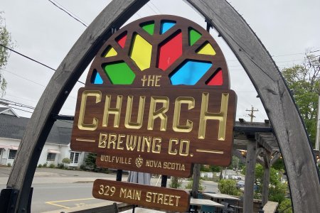 In Wolfville eten we bij Church Brewing on Main Street