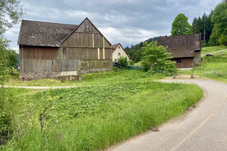 Een boerderij vlakbij de camping