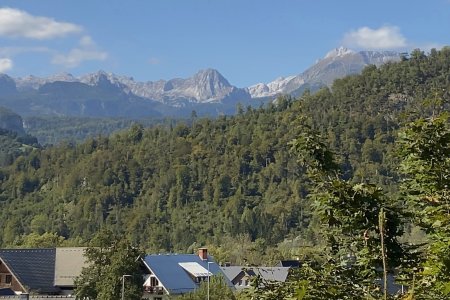 Uitzicht op de Triglav vanuit ons appartement in Bohinjska Bistrica