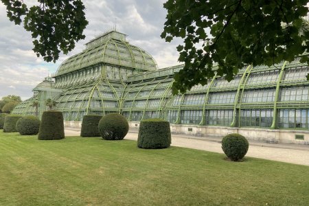 Het palmen paviljoen in de tuinen van het paleis