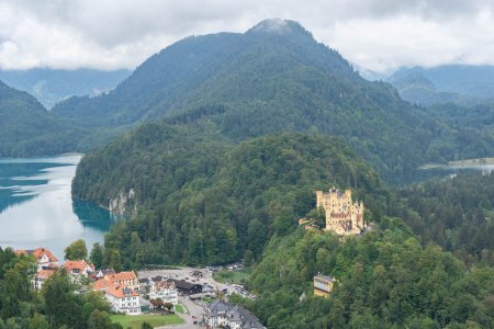 Uitzicht op Schloss Hohenschwangau en de Alpsee