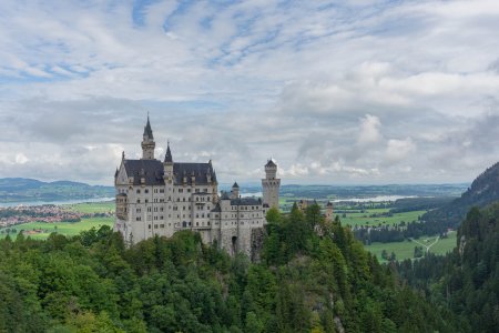 Schloss Neuschwanstein met daarachter Füssen