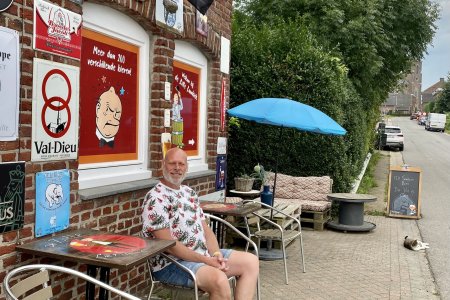 Biercafe de Zotte Lambiek in Teuven, helemaal in Suske en Wiske stijl