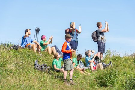 Wandelaars spotten twee Steenarenden