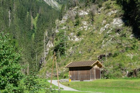 De hangbrug bij Holzgau, Oostenrijk hoogste gratis hangbrug
