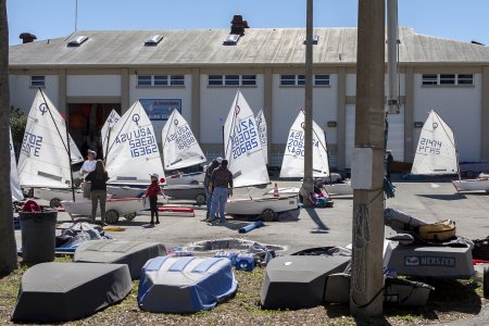 Een zeilschooltje in de jachthaven van St. Petes