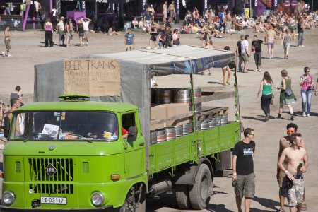 Ja daar issie, de bier truck