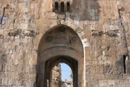 De Lion&#039;s gate, de poort naar het mosilim Kwartier en de Via Dolorosa