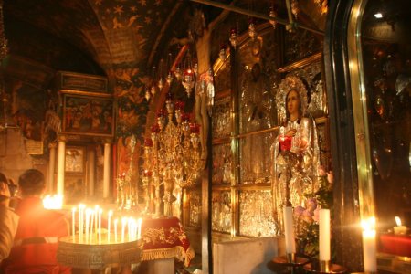 Het Griekse altaar in de Church of the Holy Sepulchre