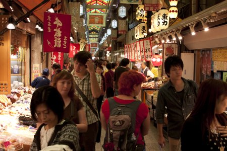 Syl op de Nishiki markt, Kyoto