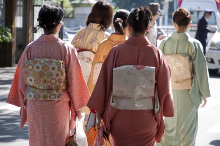 Dames in kimono