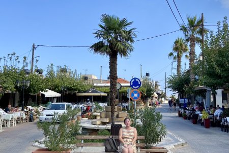 Het gezellige pleintje in Oud Chersonissos