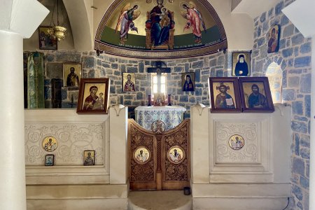 Interieur van de Saint Nicholas kerk in de Kotsifou Canyon