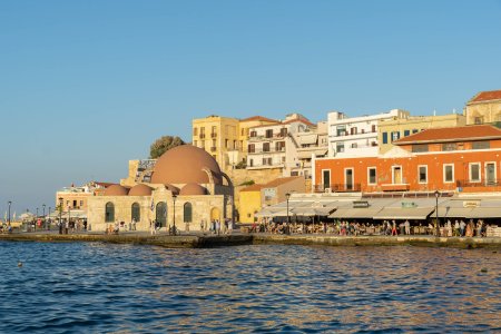 De Kucuk Hasan moskee in de oude haven van Chania