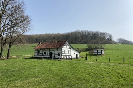 Een mooi en eenzaam varkwerkhuis in het Gulpdal