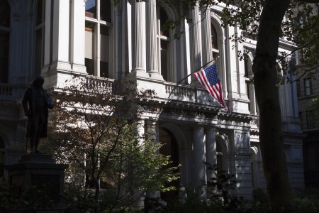 Het gebouw van de eerste publieke school in Amerika