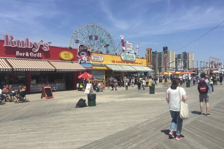 Hier is 100 jaar geleden de hot dog ontstaan