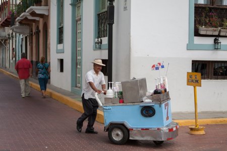 Verkoper op straat in Casco Viejo