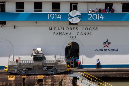 100 jaar Panama kanaal en sluizen, dit is de Caribische kant van het kanaal