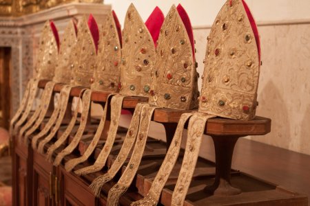 Mijters in een kerk