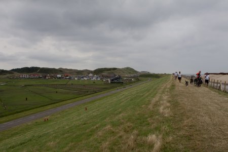 De dijk tussen Bergen en Camperduin