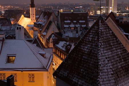 Een kijkje in de straten gezien vanaf Toompea Hill