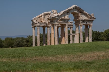 Een Tetrapylon (kruispunt) in Aphrodisias