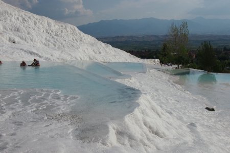 Blauw gekleurde baden