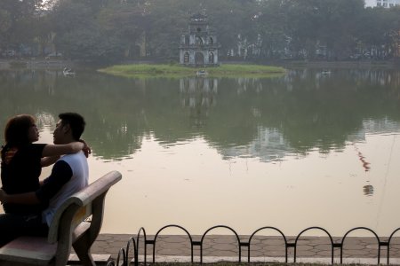 Turtle tower in het Hoan Kiem lake