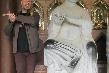 Bai Dinh tempel, Vietnams grootste. Er staan 500 van dit soort beelden