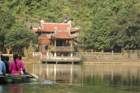 Tam Coc, een erg mooi gebied, bereikbaar met bootjes