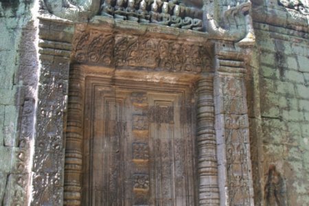 Ingang van een kleine tempel