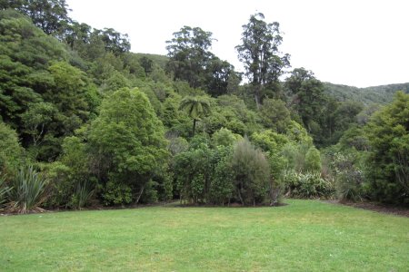 Rivendell, hier hersteld Frodo van een messteek
