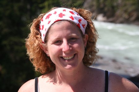 Syl met een Mapleleaf bandana