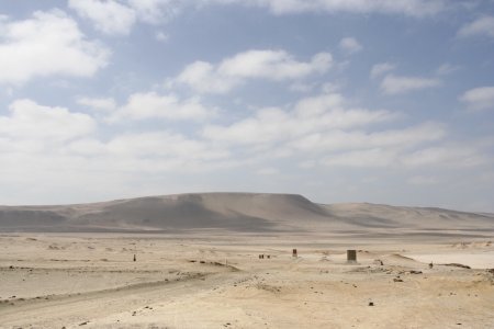 Paracas bestaat alleen uit zand en rotsen, een van de droogste plekken op aarde